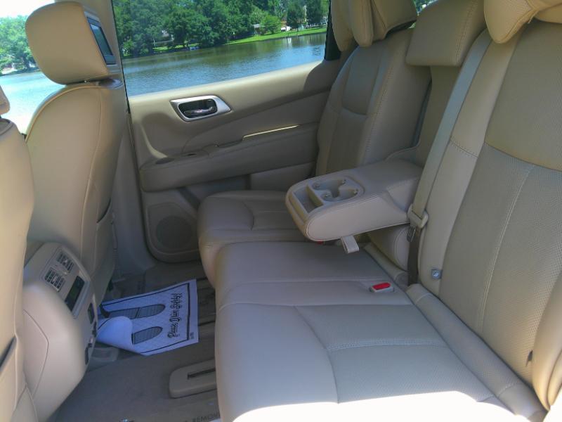 Nissan Pathfinder Platinum 2WD 2014