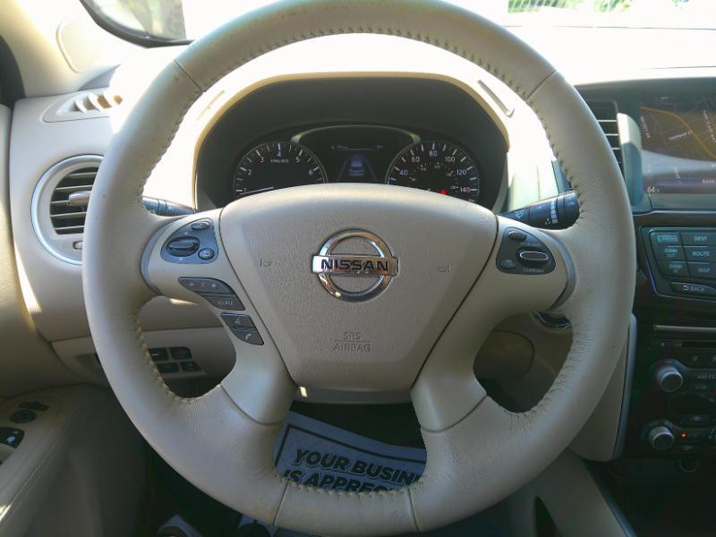 Nissan Pathfinder Platinum 2WD 2014