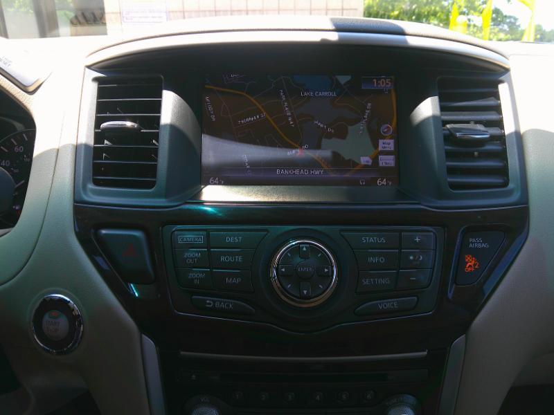 Nissan Pathfinder Platinum 2WD 2014