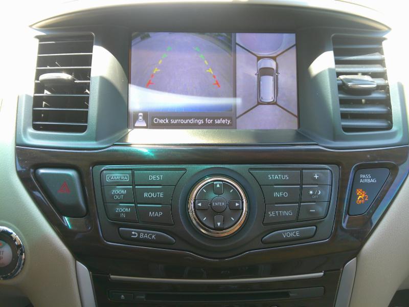 Nissan Pathfinder Platinum 2WD 2014