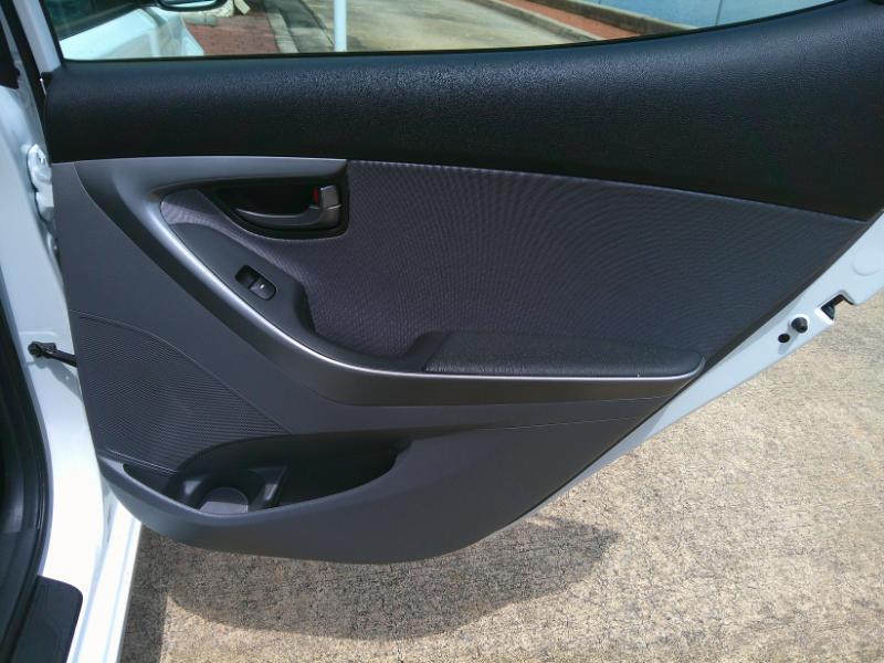 Hyundai Elantra GLS M/T 2013