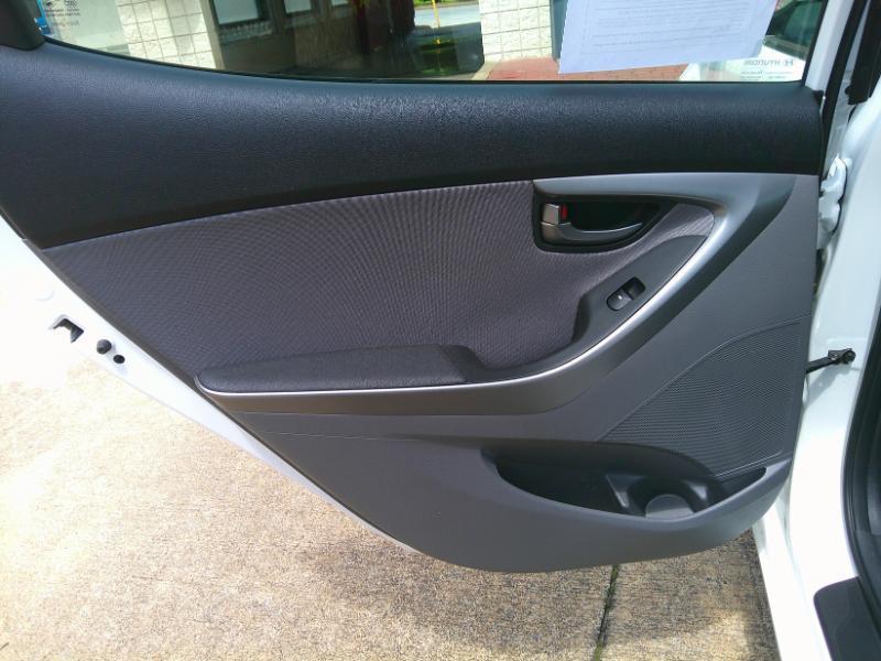 Hyundai Elantra GLS M/T 2013