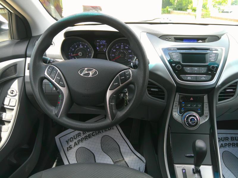 Hyundai Elantra GLS M/T 2013