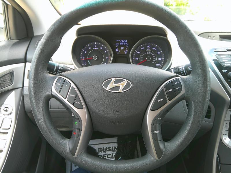 Hyundai Elantra GLS M/T 2013