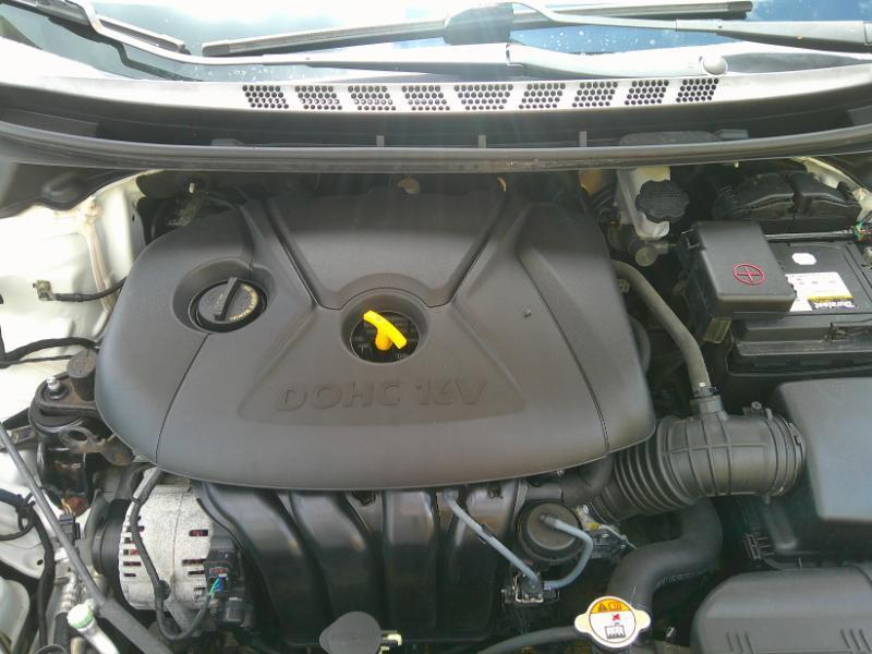Hyundai Elantra GLS M/T 2013
