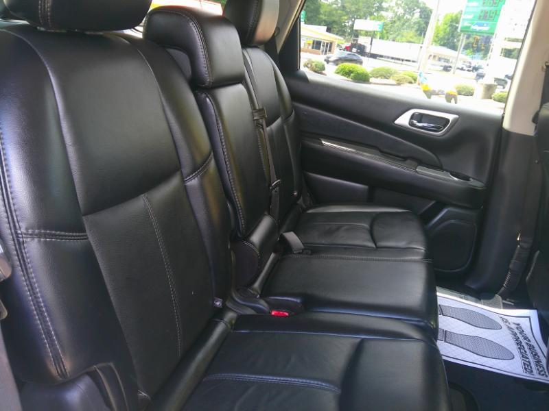 Nissan Pathfinder 2WD 4dr S 2014