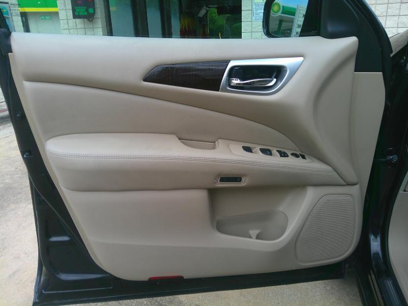 Nissan Pathfinder SV 2WD 2013