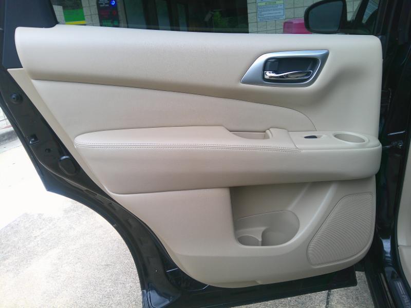 Nissan Pathfinder SV 2WD 2013