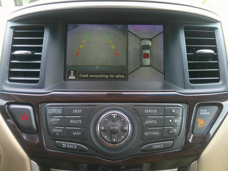 Nissan Pathfinder SV 2WD 2013