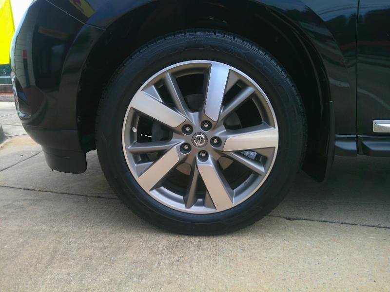 Nissan Pathfinder SV 2WD 2013