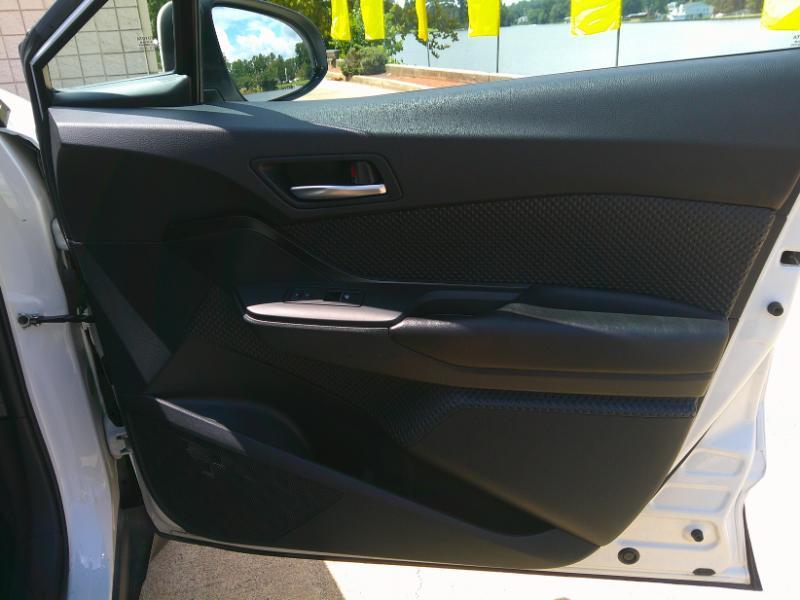 Toyota C-HR XLE 2018