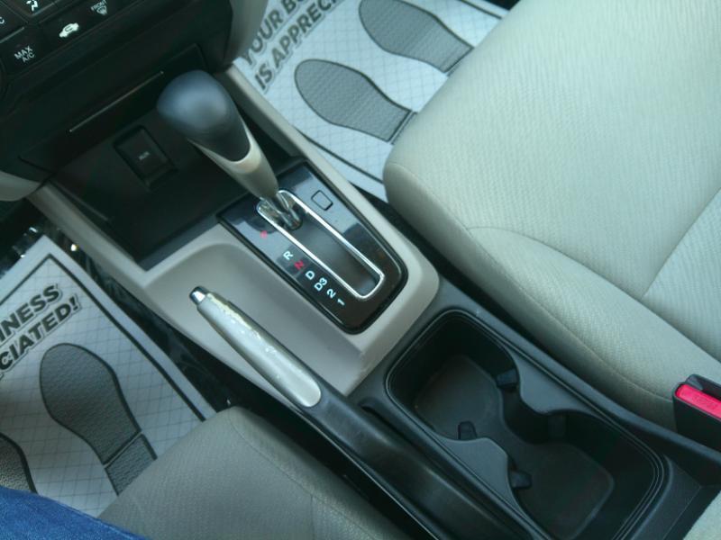 Honda Civic LX Sedan 5-Speed AT 2013