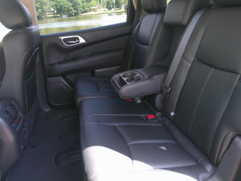 Nissan Pathfinder SL 4WD 2015
