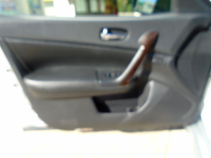 Nissan Maxima SV 2010