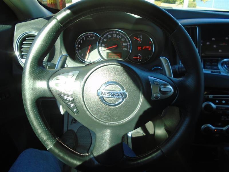 Nissan Maxima SV 2010