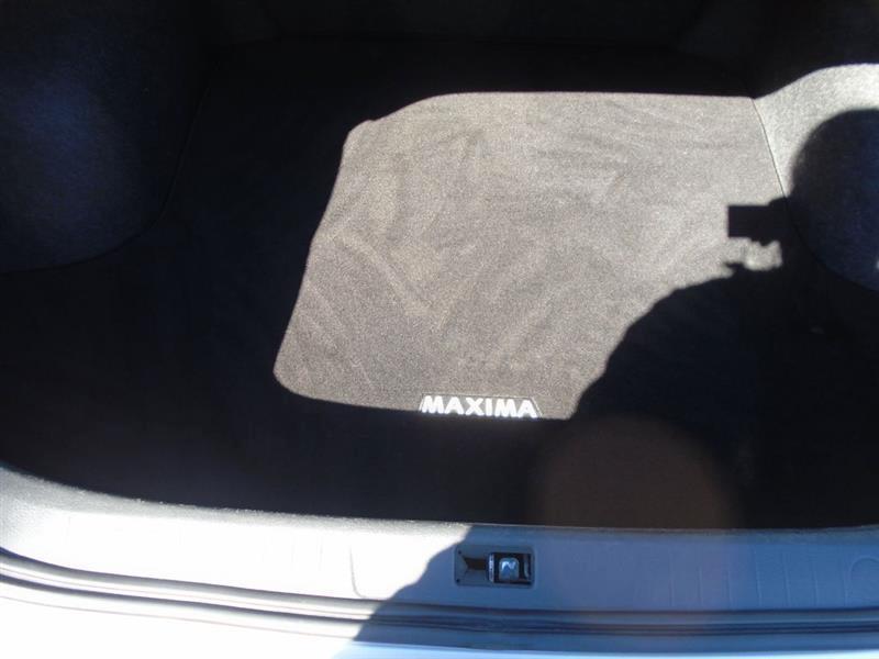 Nissan Maxima SV 2010