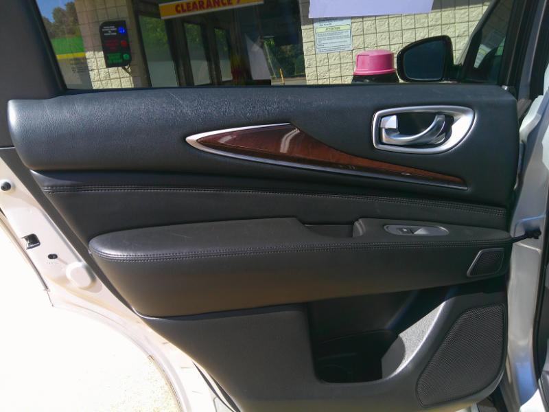 Infiniti JX photo 8
