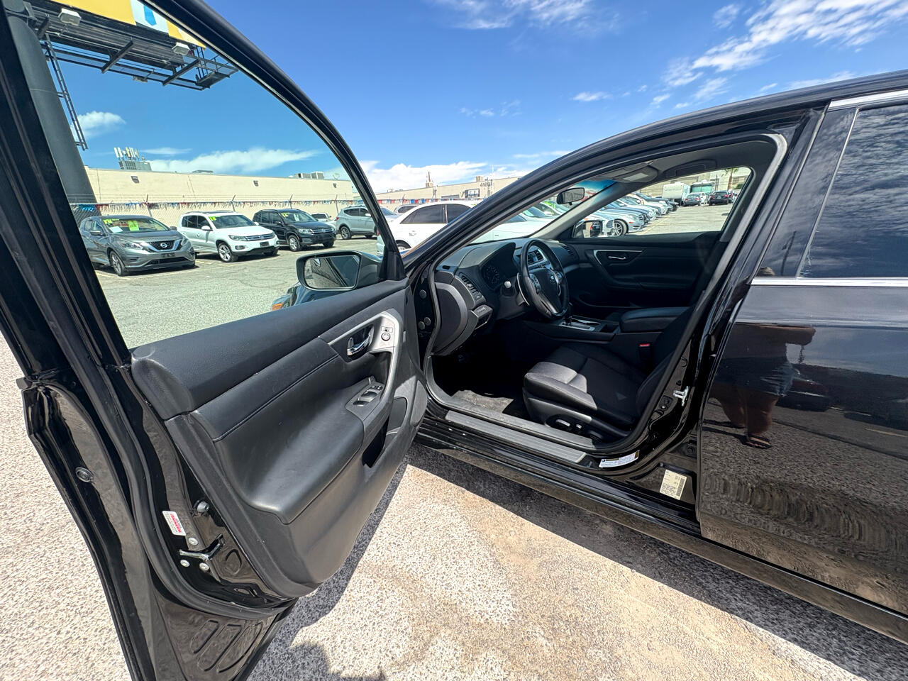 Nissan Altima 4dr Sdn I4 2.5 SR 2016 Nissan Altima 4dr Sdn I4 2.5 SR 2016