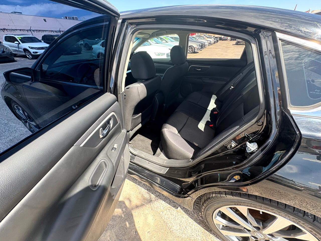 Nissan Altima 4dr Sdn I4 2.5 SR 2016 Nissan Altima 4dr Sdn I4 2.5 SR 2016