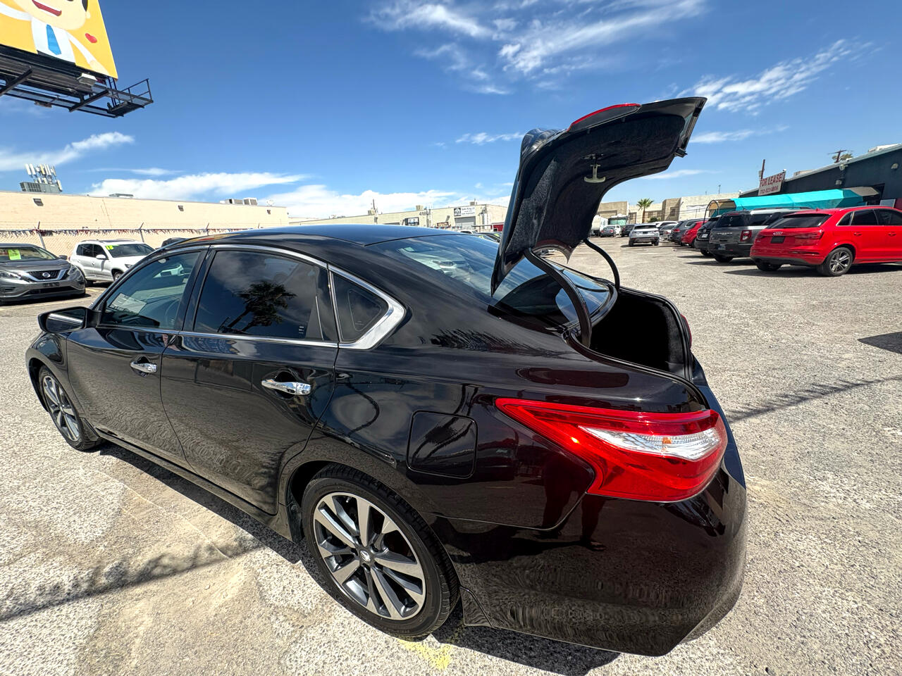 Nissan Altima 4dr Sdn I4 2.5 SR 2016 Nissan Altima 4dr Sdn I4 2.5 SR 2016