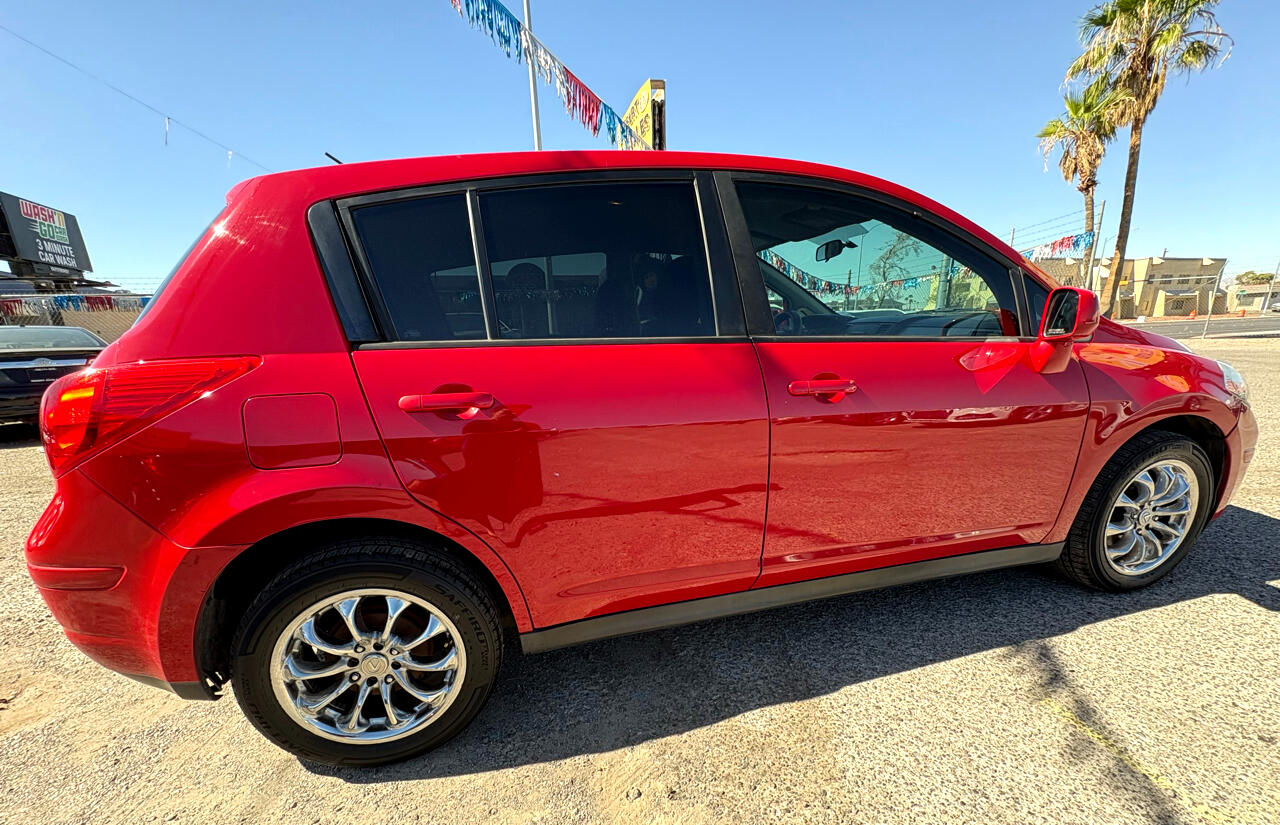 2012 Nissan Versa 1.8 S photo 5