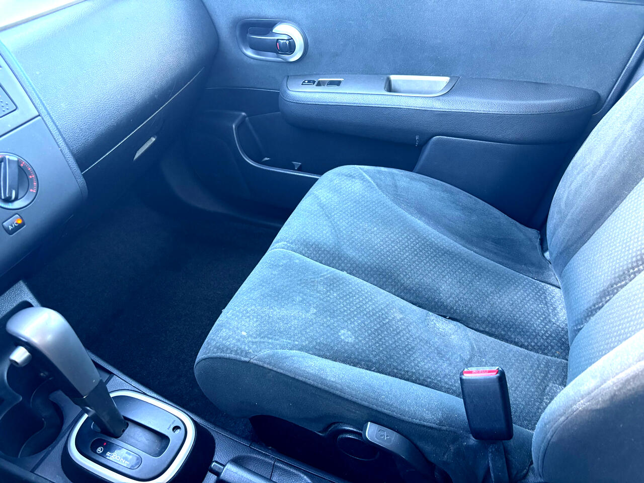 2012 Nissan Versa 1.8 S photo 9