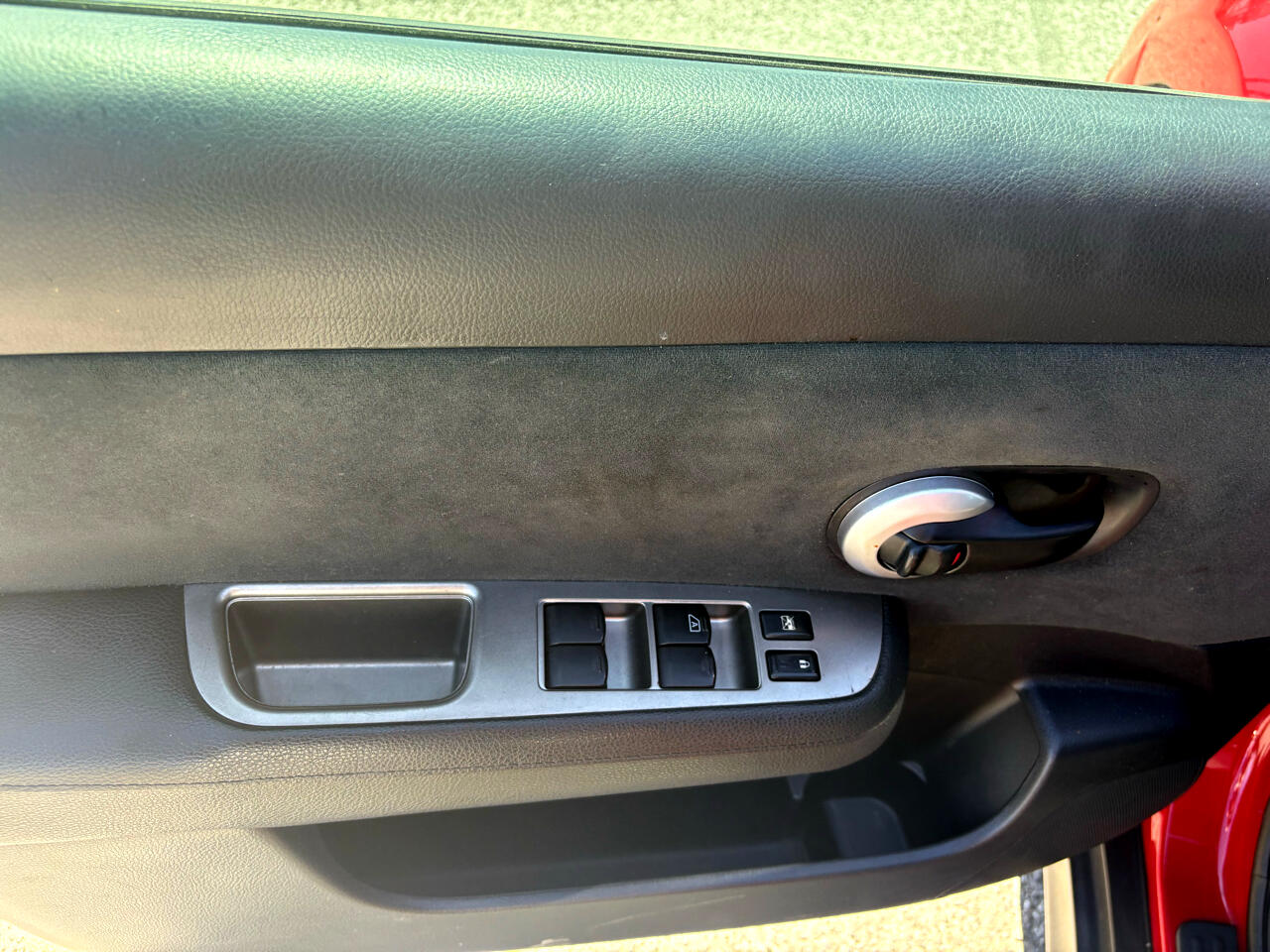 2012 Nissan Versa 1.8 S photo 21