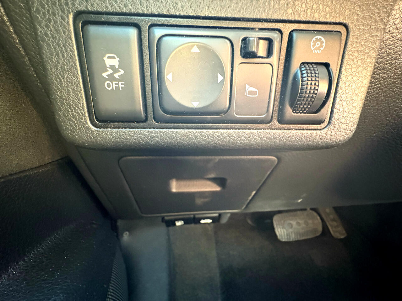 2012 Nissan Versa 1.8 S photo 23
