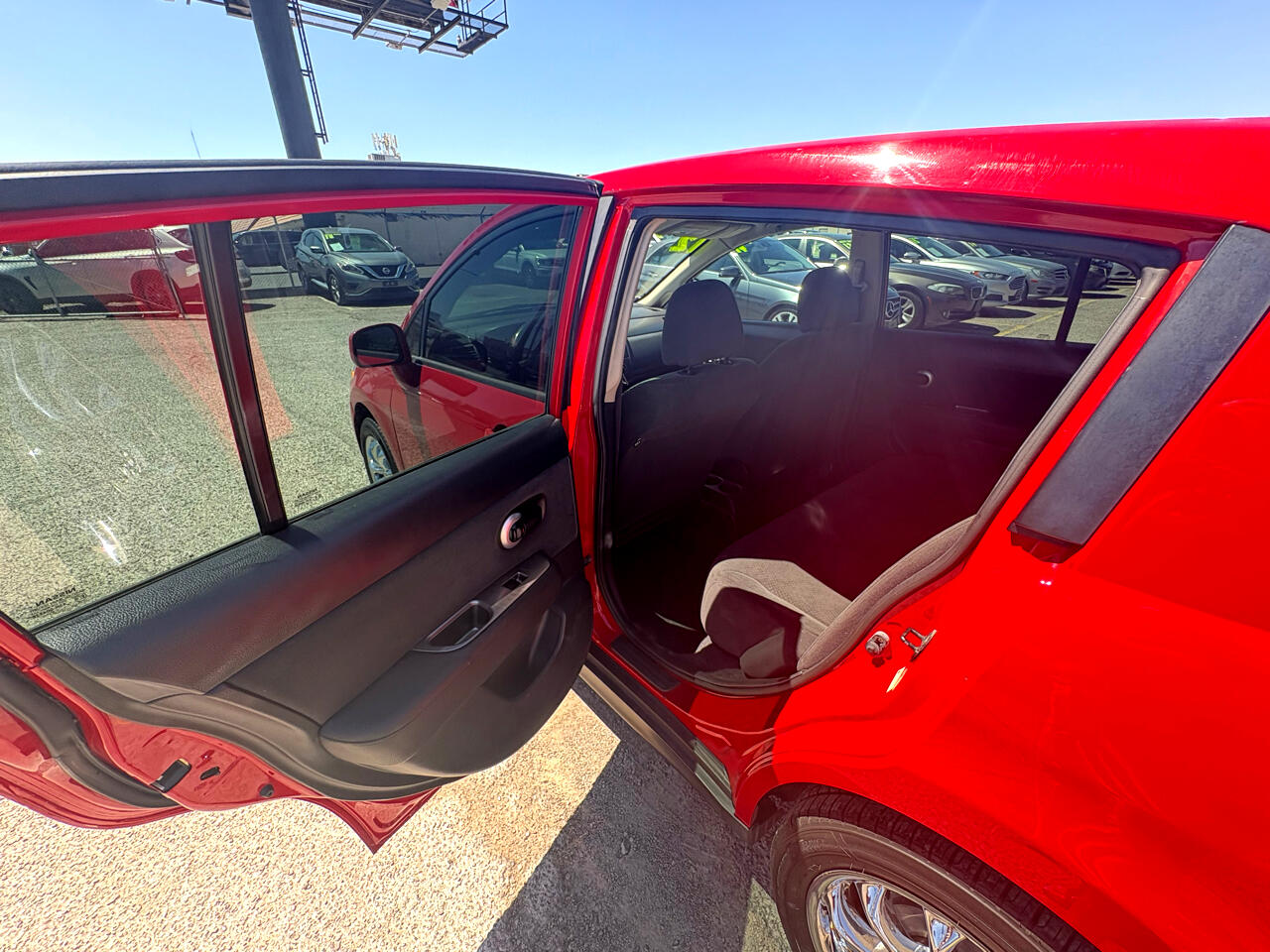 2012 Nissan Versa 1.8 S photo 34