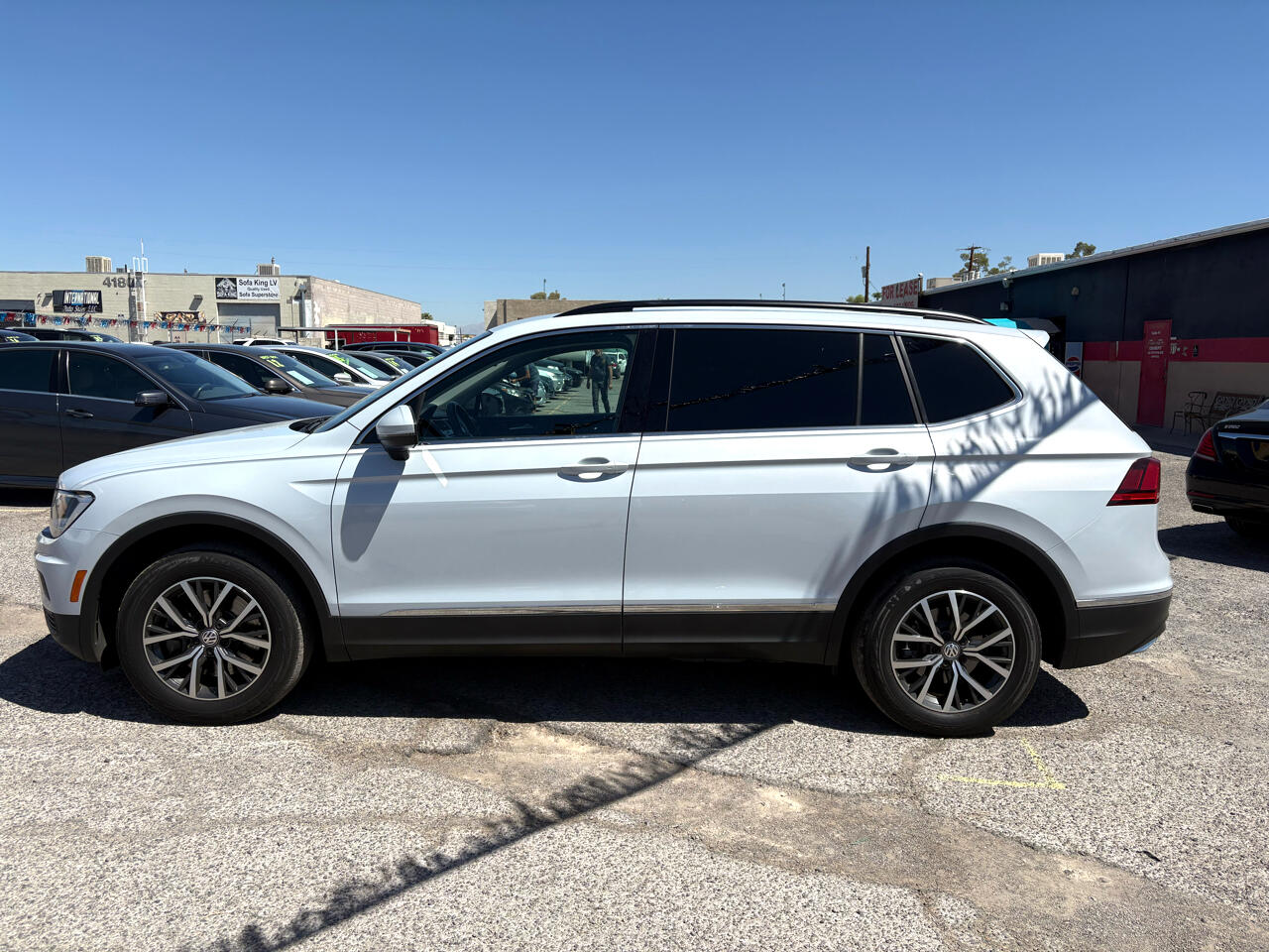 Volkswagen Tiguan 2.0T SEL FWD 2018 Volkswagen Tiguan 2.0T SEL FWD 2018