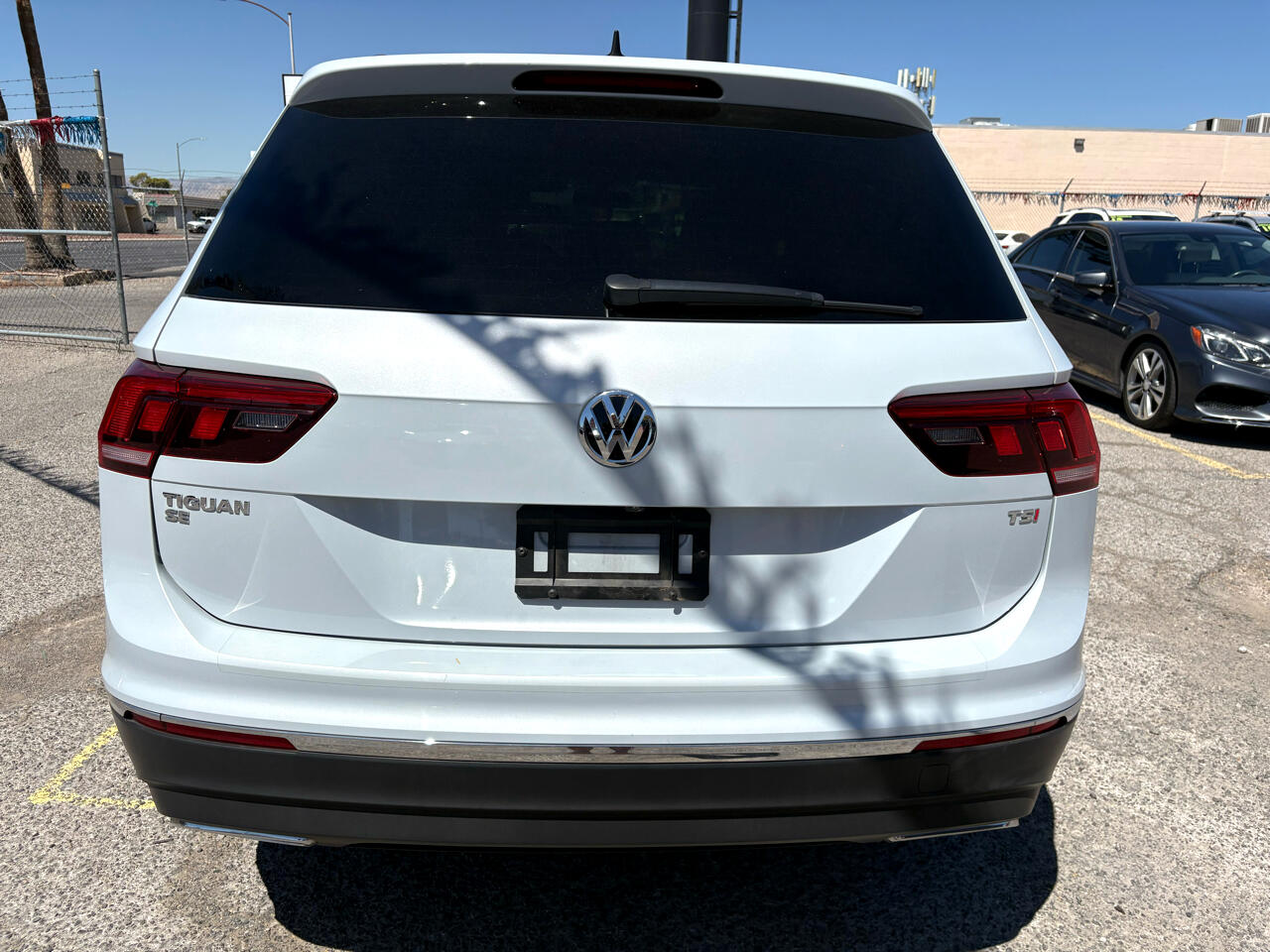 Volkswagen Tiguan 2.0T SEL FWD 2018 Volkswagen Tiguan 2.0T SEL FWD 2018