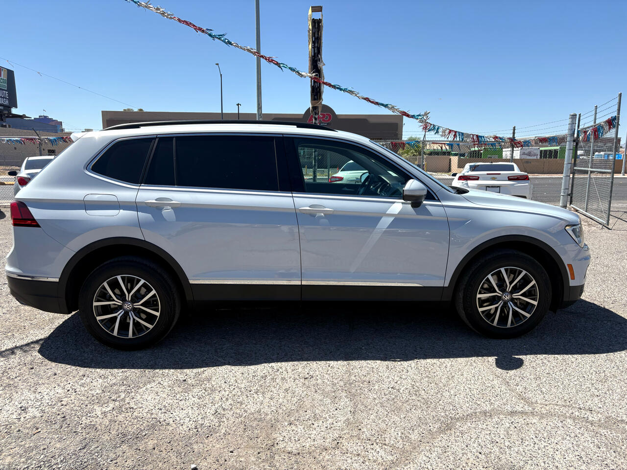 Volkswagen Tiguan 2.0T SEL FWD 2018 Volkswagen Tiguan 2.0T SEL FWD 2018