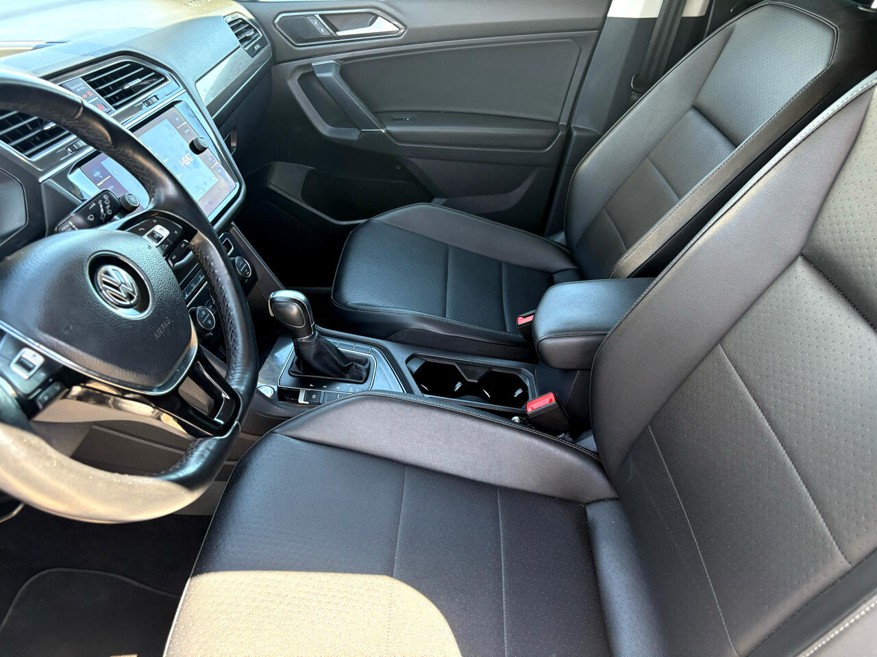 Volkswagen Tiguan 2.0T SEL FWD 2018 Volkswagen Tiguan 2.0T SEL FWD 2018