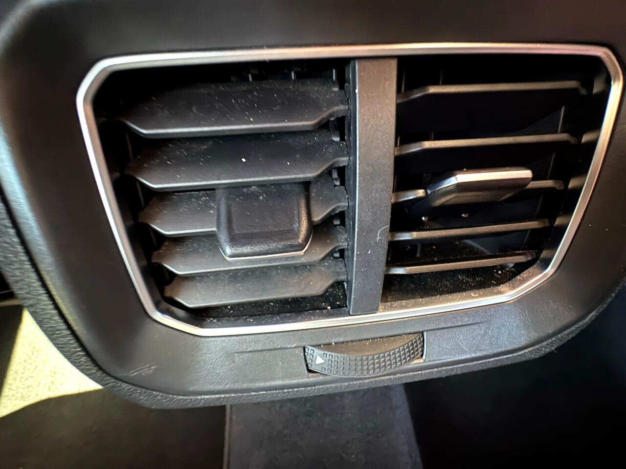 Volkswagen Tiguan 2.0T SEL FWD 2018 Volkswagen Tiguan 2.0T SEL FWD 2018