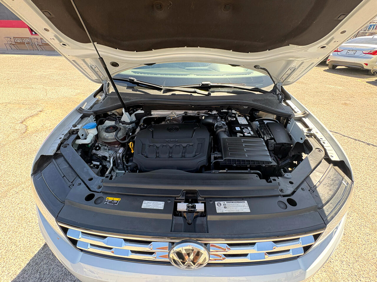 Volkswagen Tiguan 2.0T SEL FWD 2018 Volkswagen Tiguan 2.0T SEL FWD 2018