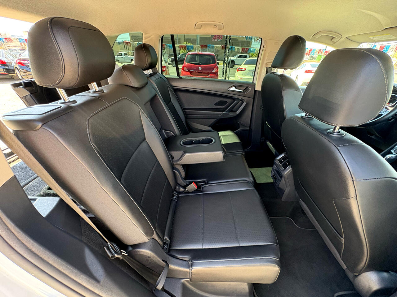 Volkswagen Tiguan 2.0T SEL FWD 2018 Volkswagen Tiguan 2.0T SEL FWD 2018