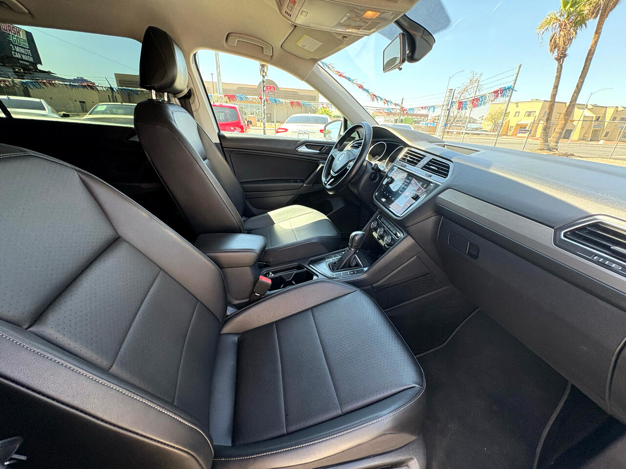 Volkswagen Tiguan 2.0T SEL FWD 2018 Volkswagen Tiguan 2.0T SEL FWD 2018