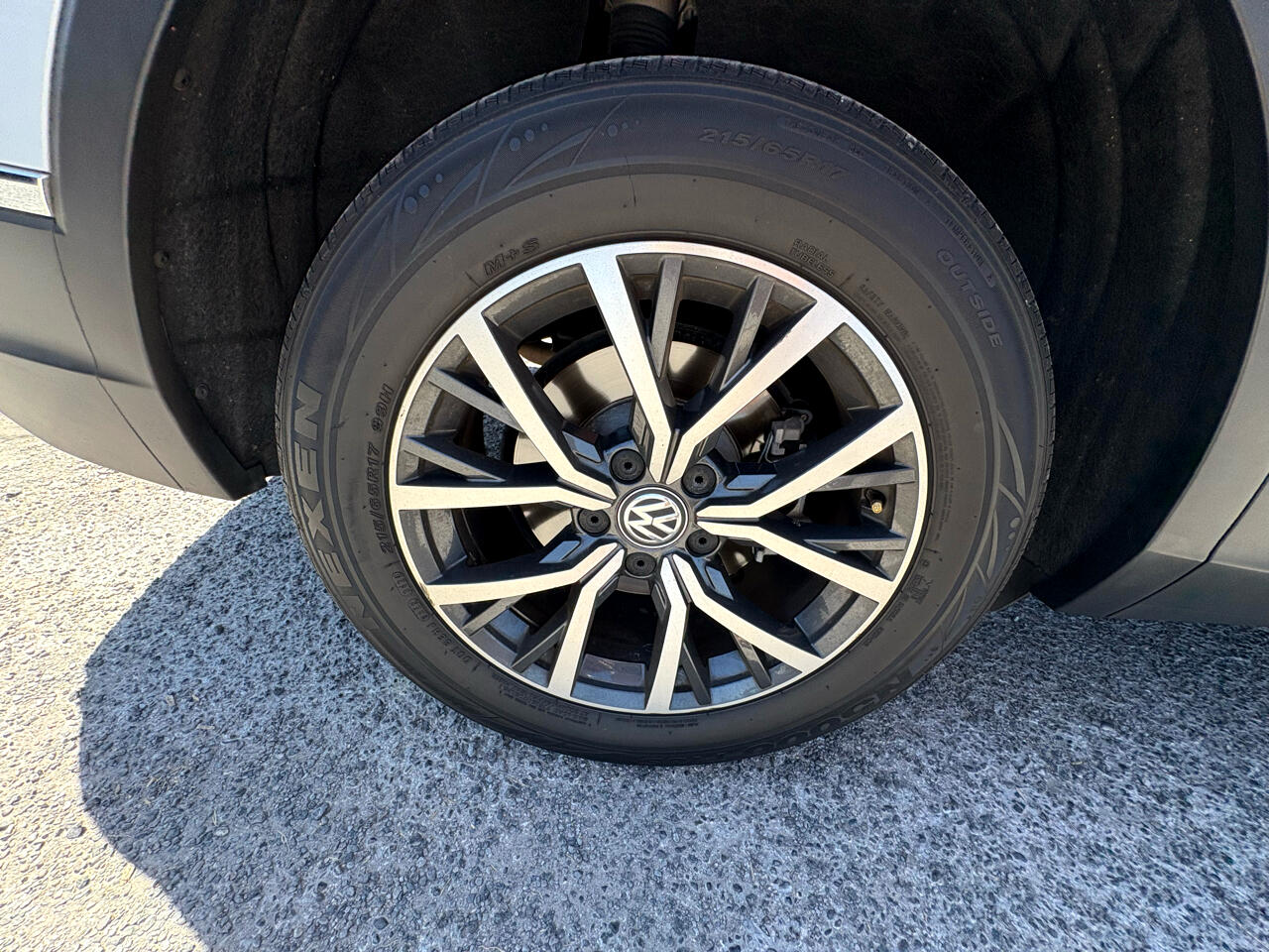 Volkswagen Tiguan 2.0T SEL FWD 2018 Volkswagen Tiguan 2.0T SEL FWD 2018