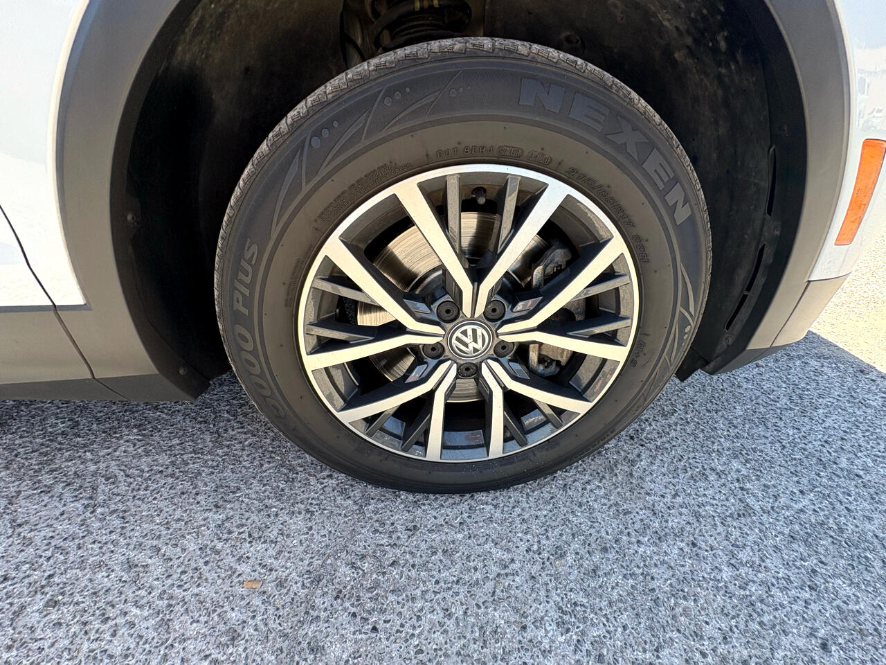 Volkswagen Tiguan 2.0T SEL FWD 2018 Volkswagen Tiguan 2.0T SEL FWD 2018