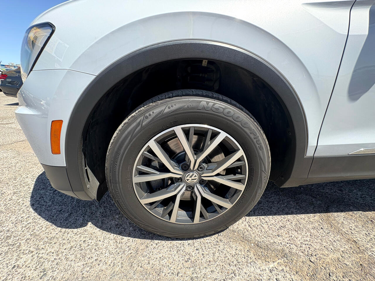 Volkswagen Tiguan 2.0T SEL FWD 2018 Volkswagen Tiguan 2.0T SEL FWD 2018