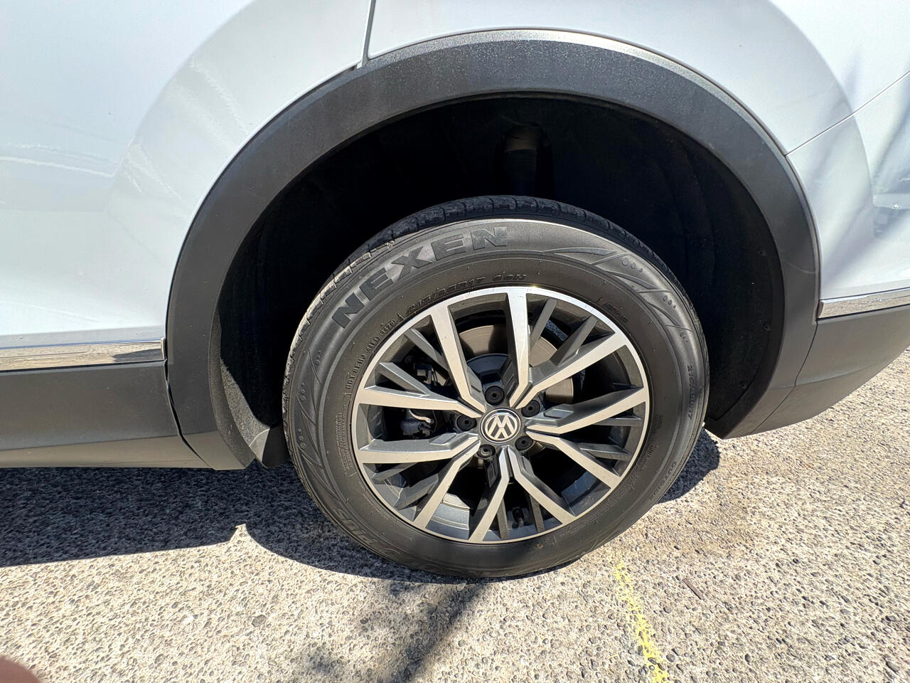 Volkswagen Tiguan 2.0T SEL FWD 2018 Volkswagen Tiguan 2.0T SEL FWD 2018