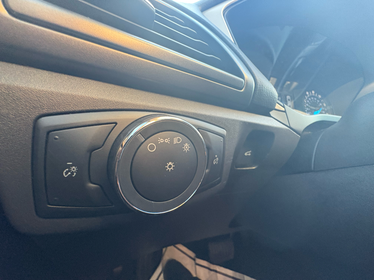 Ford Fusion 4dr Sdn SE FWD 2016 Ford Fusion 4dr Sdn SE FWD 2016