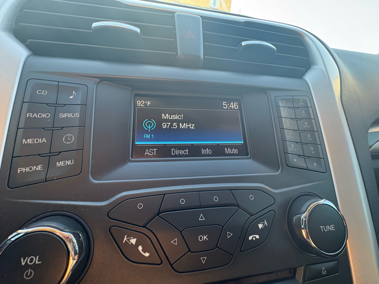 Ford Fusion 4dr Sdn SE FWD 2016 Ford Fusion 4dr Sdn SE FWD 2016