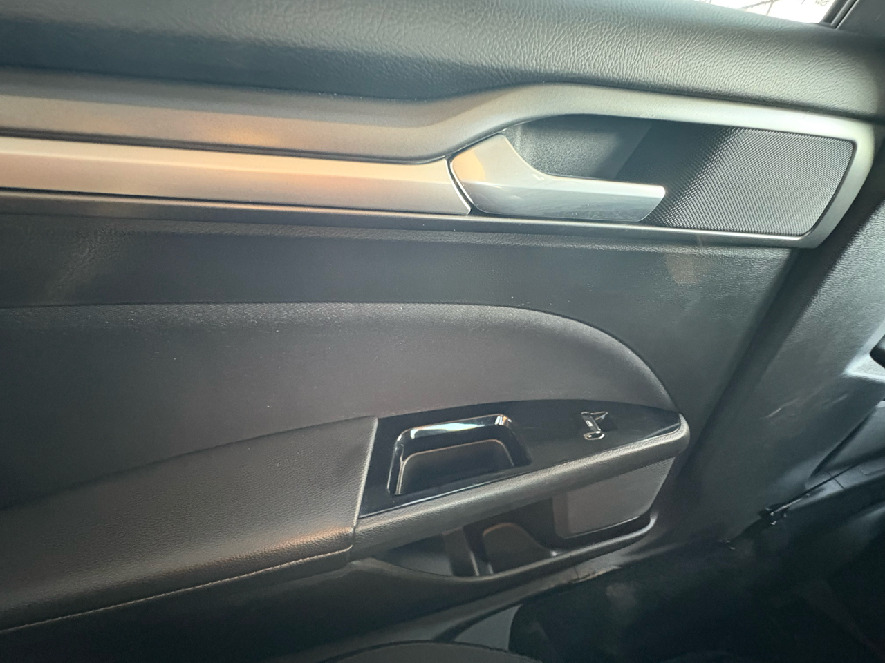 Ford Fusion 4dr Sdn SE FWD 2016 Ford Fusion 4dr Sdn SE FWD 2016
