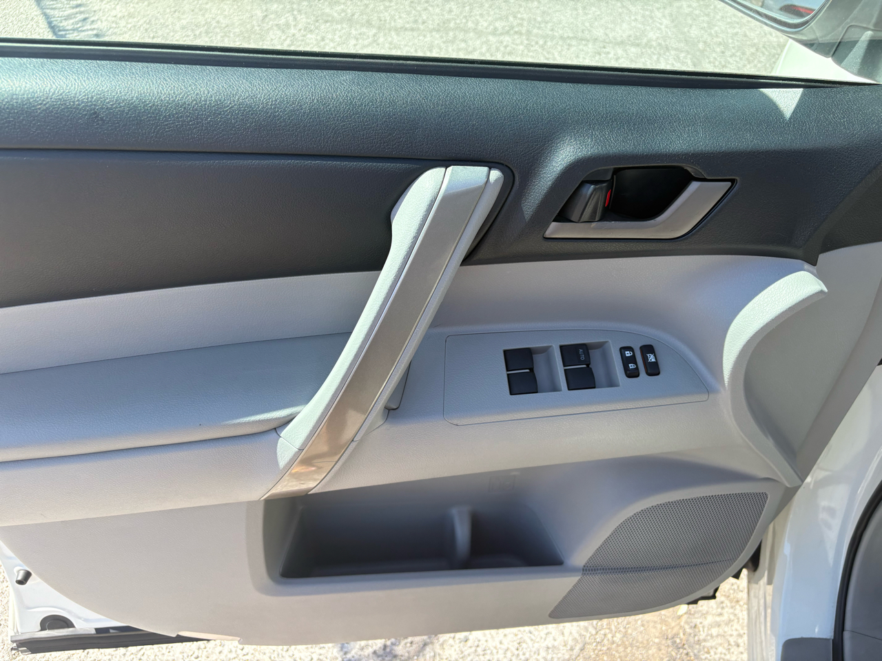 2012 Toyota Highlander Base Hybrid photo 9