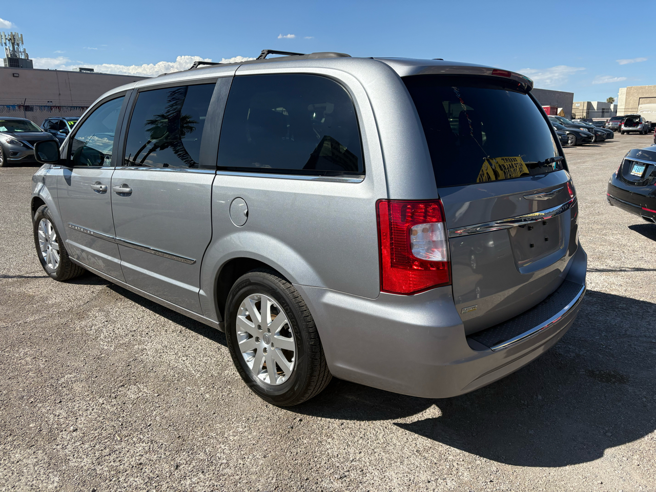 2015 Chrysler Town & Country Touring photo 3