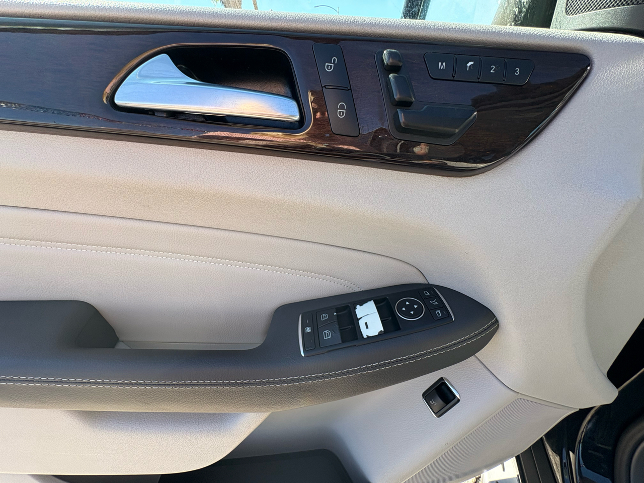 Mercedes-Benz M-Class RWD 4dr ML 350 2015 Mercedes-Benz M-Class RWD 4dr ML 350 2015