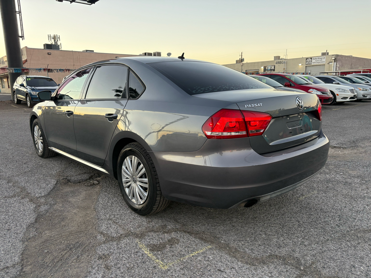 2014 Volkswagen Passat Wolfsburg Edition photo 2