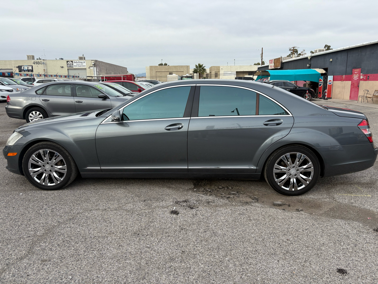 Mercedes-Benz S-Class 4dr Sdn 5.5L V8 RWD 2009