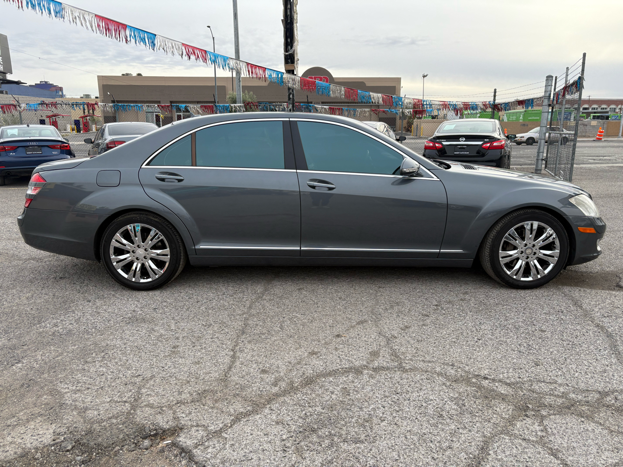 Mercedes-Benz S-Class 4dr Sdn 5.5L V8 RWD 2009